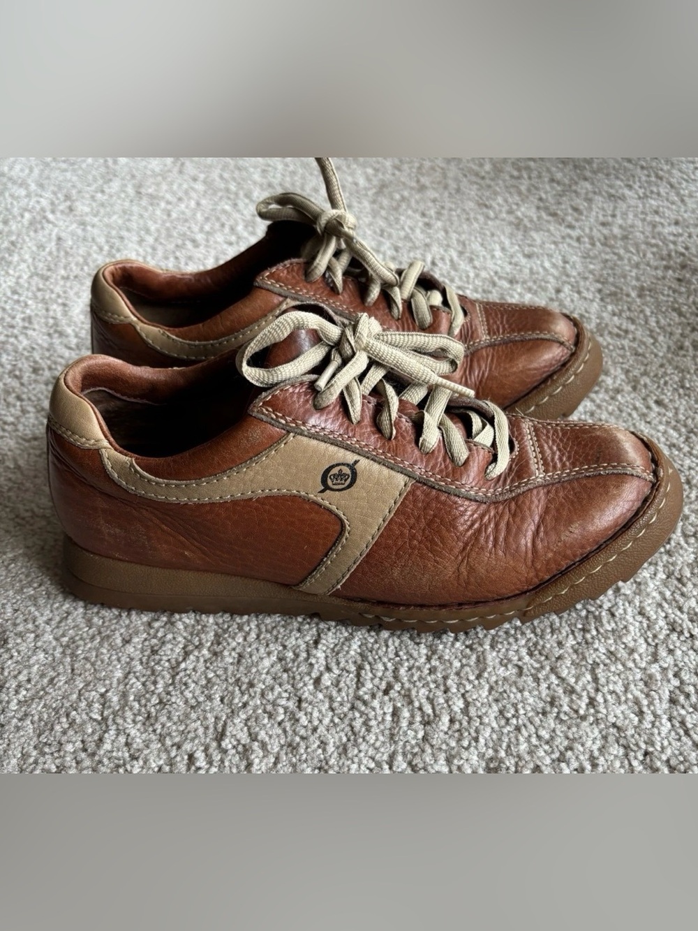 Born Women's Brown and Tan Leather Lace-Up Flats Vng